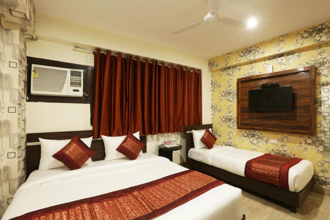 Hotel Sky Wood At Airport Yeni Delhi Dış mekan fotoğraf
