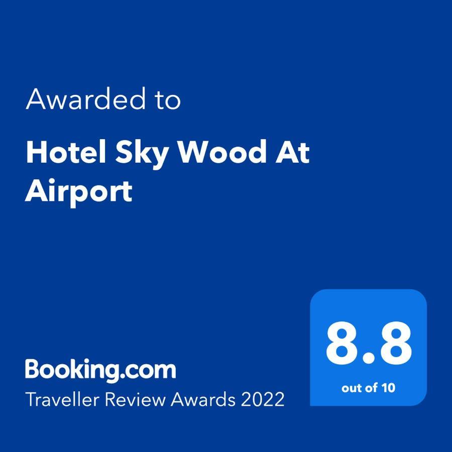 Hotel Sky Wood At Airport Yeni Delhi Dış mekan fotoğraf